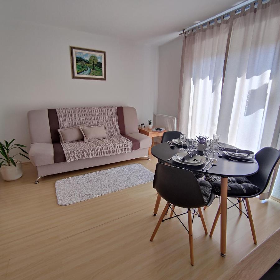 Sanja Apartment *