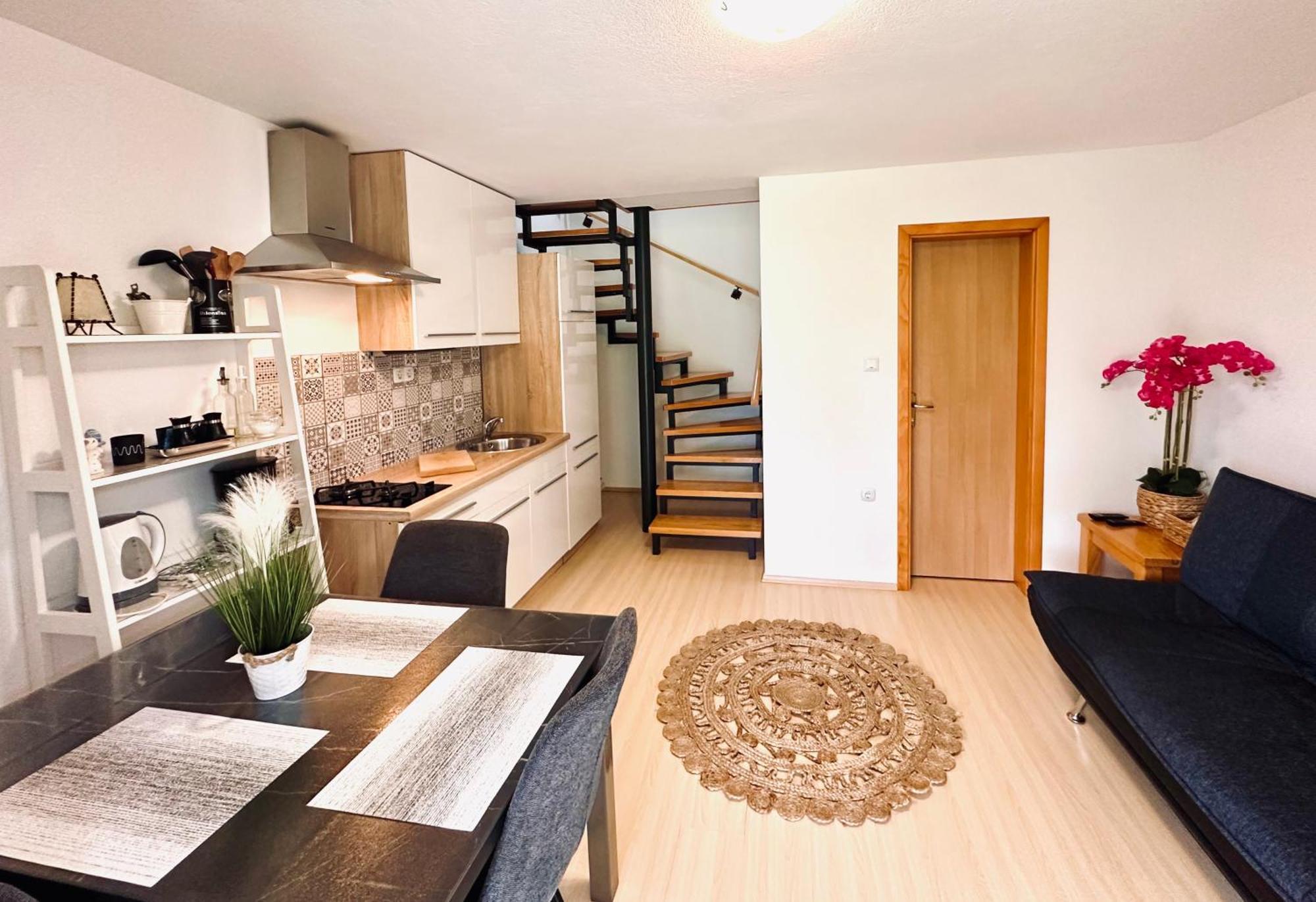 Sanja Apartment *